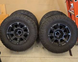 LT285 70R17 Tires With Rims