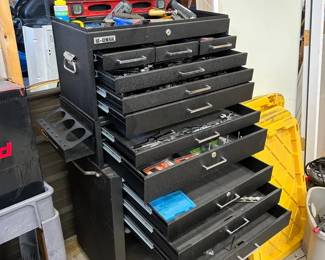 004 U.S. General Rolling Tool Cabinet