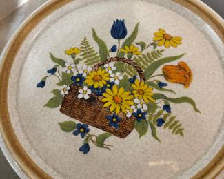 Mikasa Stone Manor Garden Bouquet Dinnerware Set