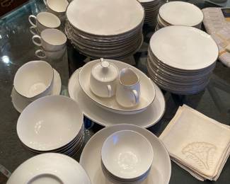 Noritake Ivory China Dinnerware Set