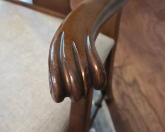 #44	Wood Dining Table w/1 leaf and 6 Chairs (2 captains Chairs) w/pads (possibly Ethan Allen) - 65-101x44x29	 $275.00 
