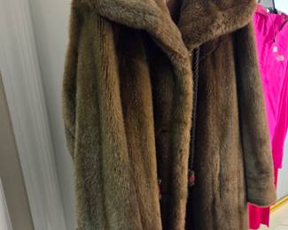 #132	Vintage Faux Fur - Upperdeck - Size Small/Medium	 $25.00 
