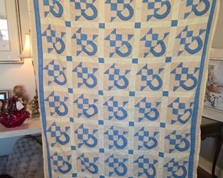 #129	Grandmothers Flower Basket Hand-pieced Quilt Top (has binding) - 37x51 but no batting or binding	 $35.00 
