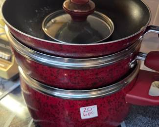 #140	Paula Deen - Set of 6 piece Cookware	 $20.00 
