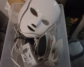 Facial whitening instrument