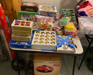 Christmas bulbs, bbq, wok.