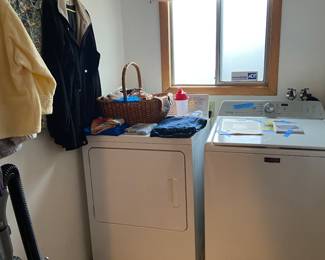 Washer/dryer.
