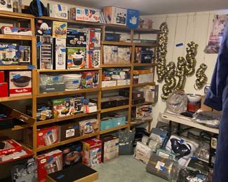 New-in-box variety of gifts for household.