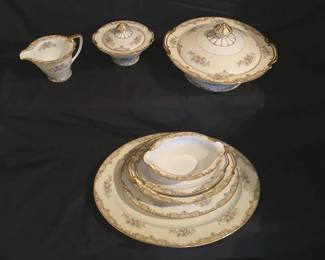 007 420 Noritake Carmela Serving Dishes