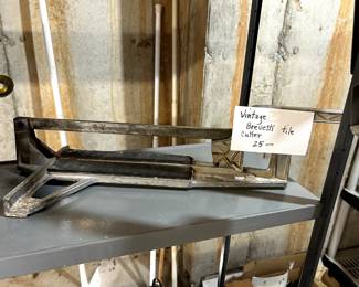 vintage tile cutter
