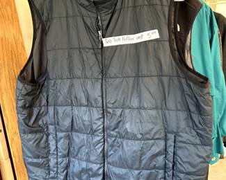 Men's puffer vest