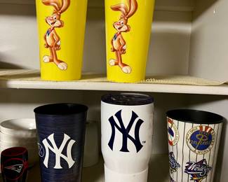 New York Yankees baseball sports theme cups — Estate Sale in Dudley MA 01571