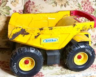 Vintage Tonka Classic Steel Mighty Dump Truck toy
