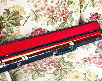 Champion Pool Cue With Case