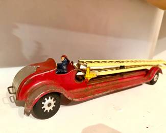 vintage Kingsbury pressed steel wind-up aerial ladder fire truck