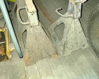 JACK STANDS