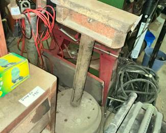 ANVIL ON STAND