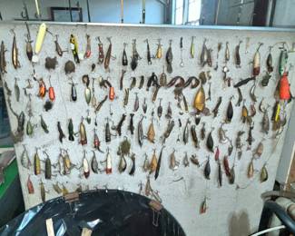 LOTS OF FISHING LURES