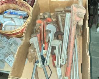 PIPE WRENCHES