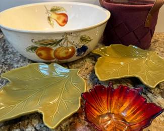 76 FallenLeavesandAppleBowl