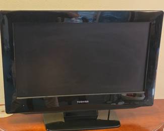 57 Toshiba26inch720pLCDHDTVDVDPlayer