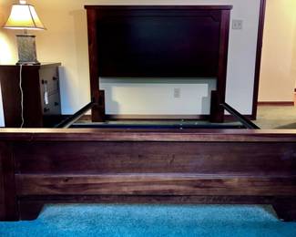 19 QueenSizedCherryFinishedWoodMetalFrame