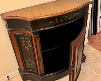 No, liquor is not included.  