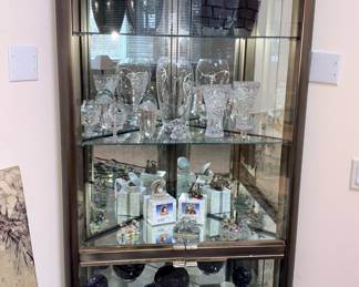 Corner Metal/Glass Lighted Curio Cabinet!
