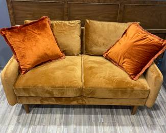 Golden Mustard Sofa (absolutely stunning)
