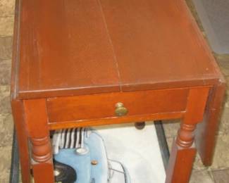 DROP LEAF TABLE