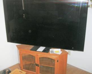 SAMSUNG 75 TV STAND