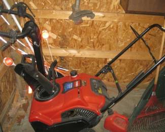 TORO SNOWBLOWER