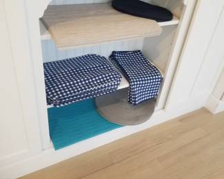 Placemats & napkins