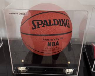 Shaquille O'Neal Signed Basketball. Photo 1 of 2. 