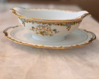 Noritake China Pattern Code NN1182. Pieces Include: 8 Dinner Plates, 8 Bread & Butter Plates, 8 Bowls, 6 Cream Soup, 11 Saucers, Covered Tureen, Divided Dish, Cream & Sugar and Sauce Boat with Under Plate. Photo 9 of 10. 