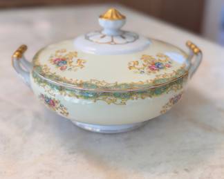 Noritake China Pattern Code NN1182. Pieces Include: 8 Dinner Plates, 8 Bread & Butter Plates, 8 Bowls, 6 Cream Soup, 11 Saucers, Covered Tureen, Divided Dish, Cream & Sugar and Sauce Boat with Under Plate. Photo 1 of 10. 