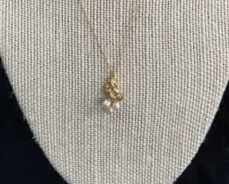 Murata Pearl Co 3 Pearl Pendant On Fine Chain