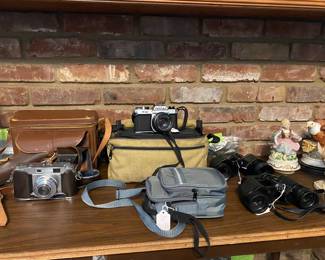 Vintage 35mm cameras. Ricoh 35.
Pentax. 