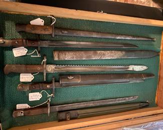 WWI and WW2 bayonets and Knives 