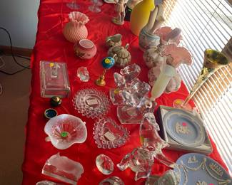 another shot of liquidation table LOOK FOR THE RED TAABLECLOTH