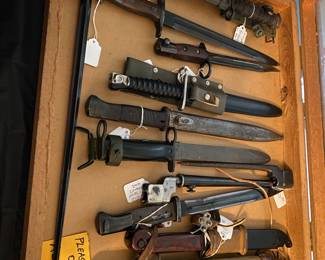 WWI and WW2 bayonets and Knives 