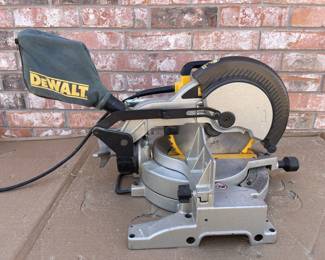 DEWALT 10 inch Compound Miter Saw