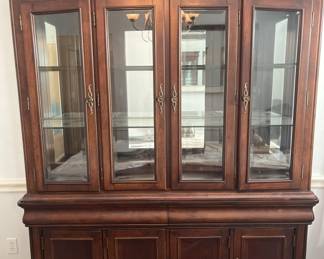 Havertys Lighted China Hutch with Felt Lined