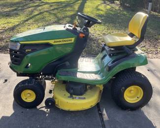 John Deere S110 Riding Lawn Mower. 25 Hours.
