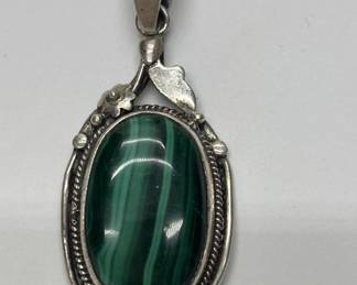 Southwest Style Sterling Silver Pendant with Malachite
