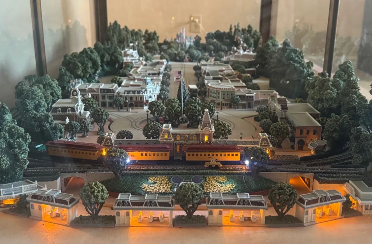 01 Disneylands Main Street Fantasyland Miniatures by Bob Olszewski