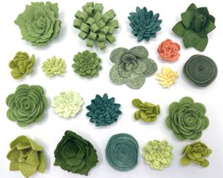 20 New Felt Succulent Plants From The Chapman Shop On Etsy
Lot #: 119