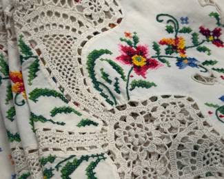 VINTAGE TABLE LINENS #vintage #tablelinens #linens #napkins