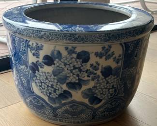 LARGE JAPANESE CERAMIC BLUE & WHITE DECORATIVE POT #japanese #ceramicpot #pot