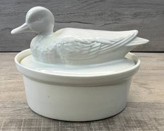 APILCO FRANCE DUCK COVERED CASSEROLE #apilco #france #duck #coveredcasserole #caseroledish